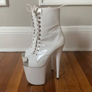 White 8 inch lace up boot